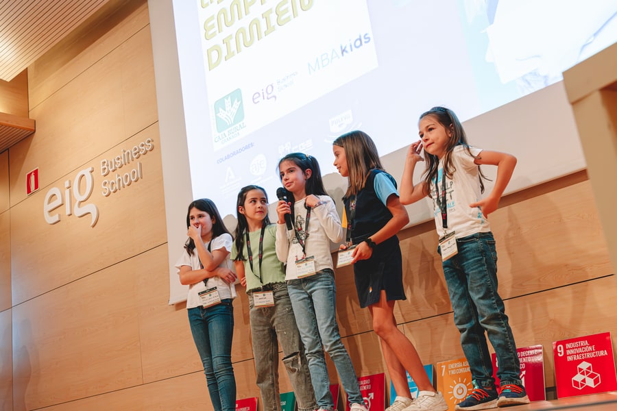 Viernes de comunicar y celebrar